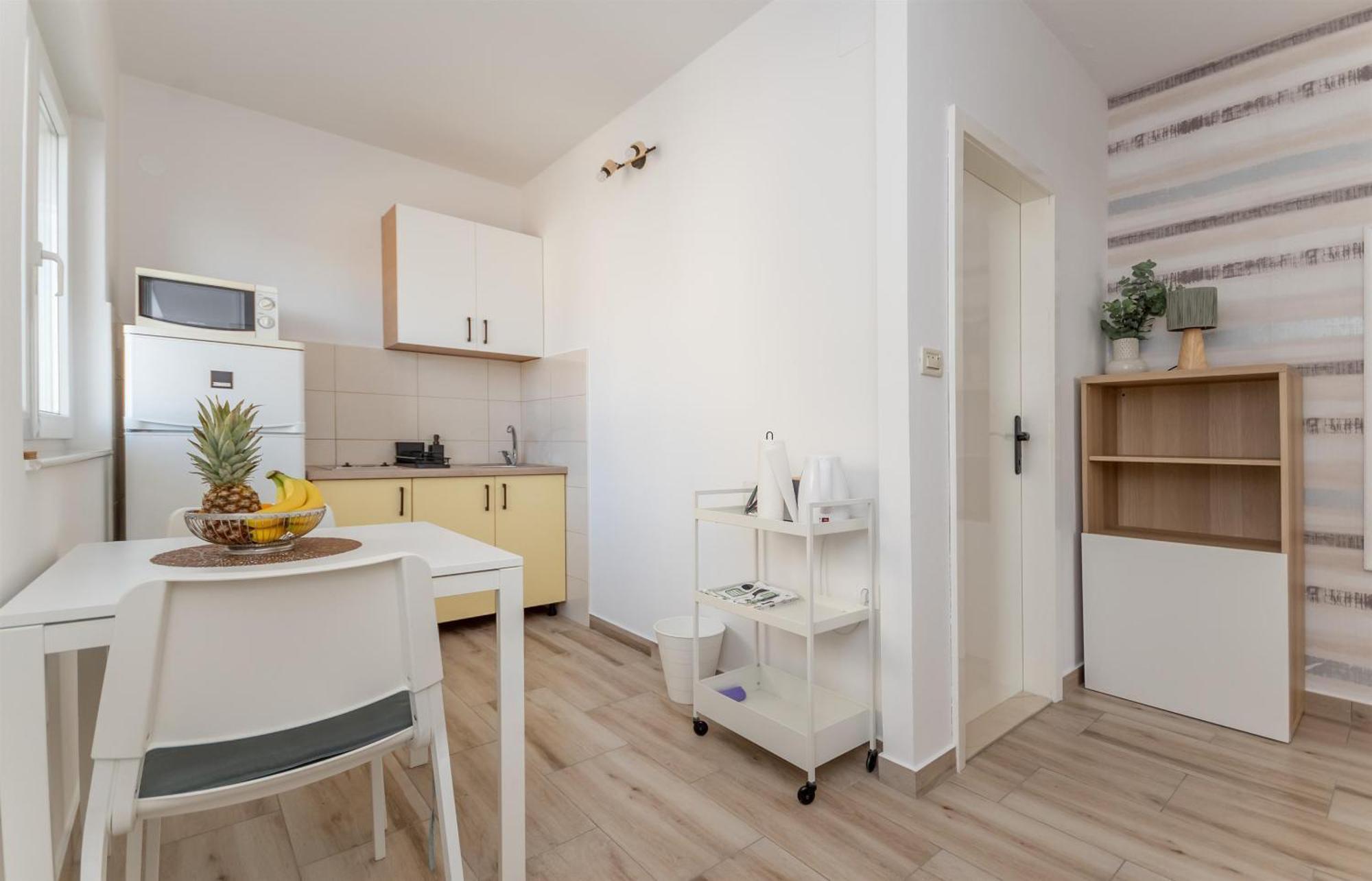 Apartments Ivan - With Parking 奥米什 外观 照片
