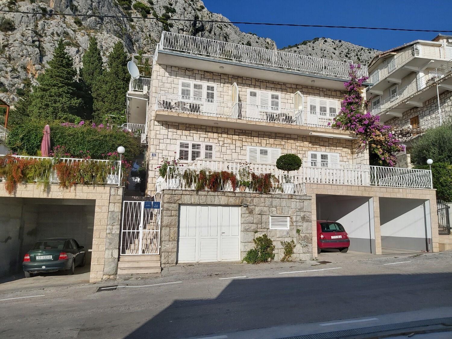 Apartments Ivan - With Parking 奥米什 外观 照片